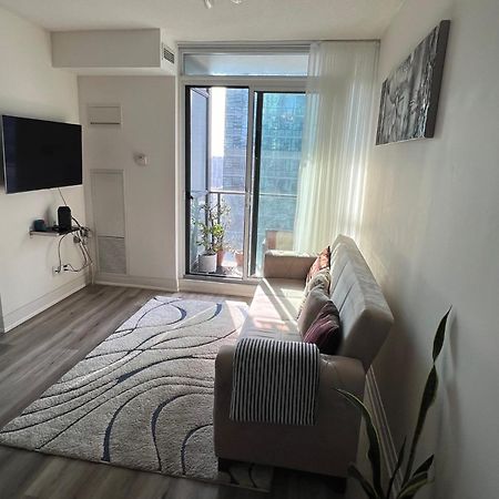 Prestigious 2-Bdrm Condo - Across From Scotiabank Arena Toronto Exteriör bild