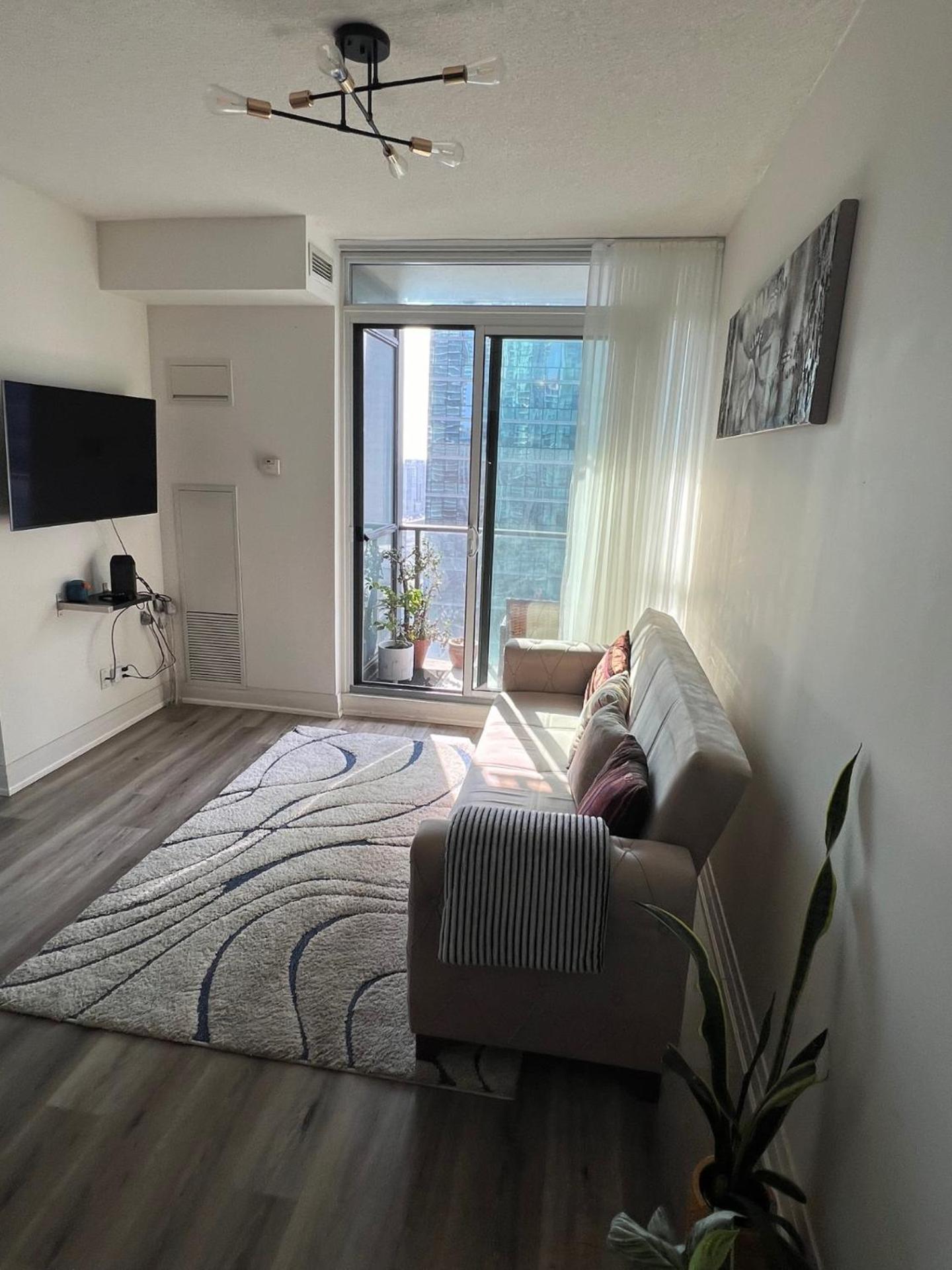 Prestigious 2-Bdrm Condo - Across From Scotiabank Arena Toronto Exteriör bild