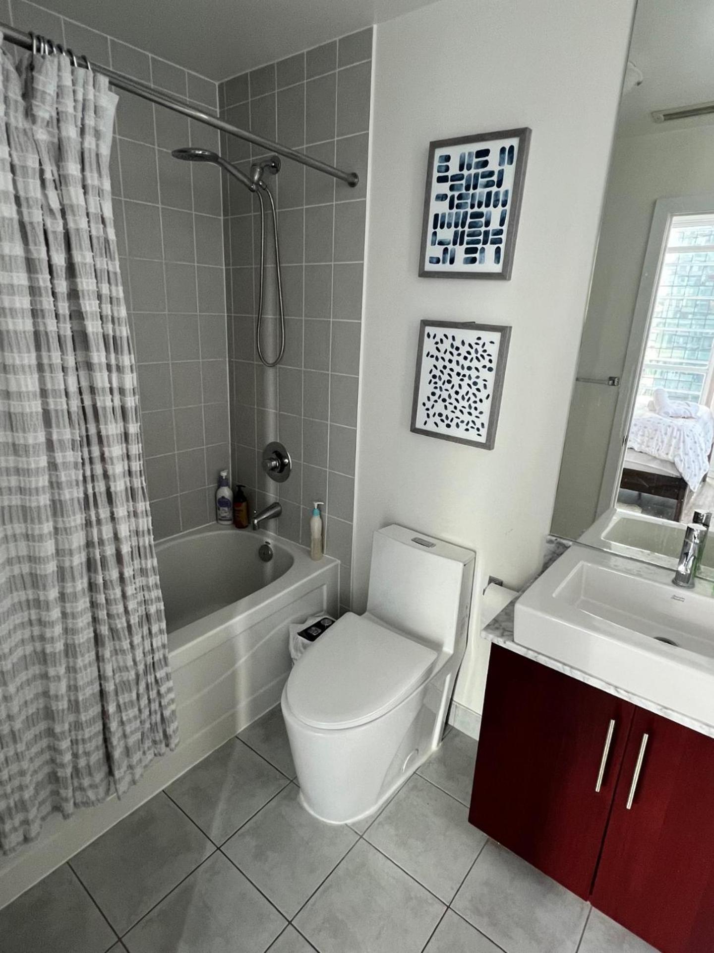 Prestigious 2-Bdrm Condo - Across From Scotiabank Arena Toronto Exteriör bild